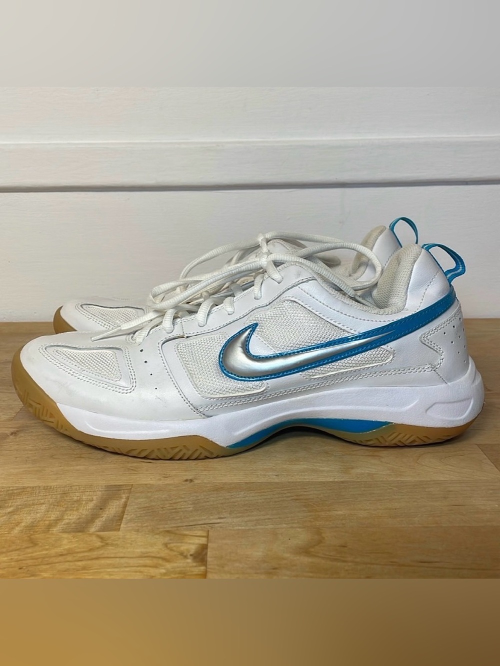 Nike MC 7 Squash Court athletic tennis court sneakers women’s size 10